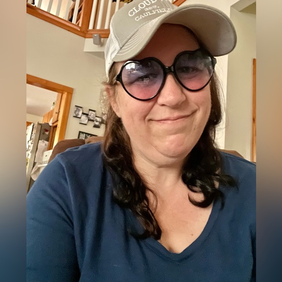 Meet your Posher, Maggie - Picture 2 of 2